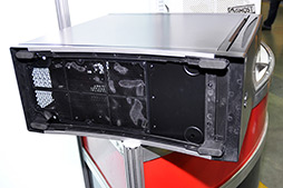 画像ギャラリー No.021のサムネイル画像 / ［COMPUTEX］“小さなMac Pro”風のゲーマー向けMini-ITXケース「Prodigy」。その拡張性は一見の価値あり