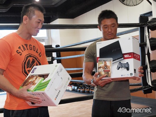 画像ギャラリー No.014のサムネイル画像 / 日本人UFCファイターがゲームで激突！　「UFC Undisputed 2010」岡見勇信 vs. 秋山成勲 公開スパーリングをレポート