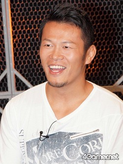 画像ギャラリー No.003のサムネイル画像 / 五味隆典選手と須藤元気さんが「UFC Undisputed 2010」で直接対決! 果たして軍配は……?