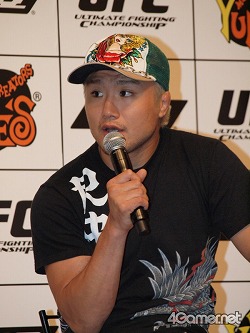 画像ギャラリー No.004のサムネイル画像 / 現役格闘家も太鼓判を押すリアルさ! 「UFCファイター凱旋&UFC Undisputed 2010発売記者会見」レポート