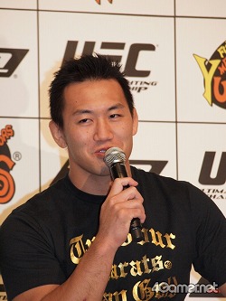 画像ギャラリー No.005のサムネイル画像 / 現役格闘家も太鼓判を押すリアルさ! 「UFCファイター凱旋&UFC Undisputed 2010発売記者会見」レポート