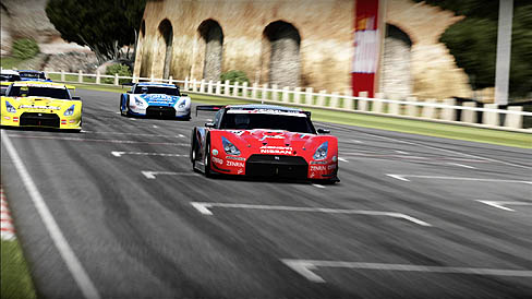 画像ギャラリー No.021のサムネイル画像 / 「Forza Motorsport 4」のレビューを掲載。コアなレースファンだけでなく，幅広い層が満足できる，充実の機能を満載したシリーズ最新作