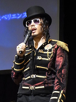 画像ギャラリー No.009のサムネイル画像 / 「マイケル・ジャクソン ザ・エクスペリエンス」のダンスコンテンストに200名以上のダンサーが集結。ケント・モリさんもステージでパフォーマンス披露