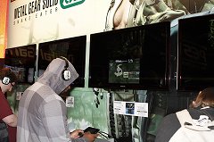 画像ギャラリー No.002のサムネイル画像 / ［E3 2011］3DSの機能がうまく取り入れられた「METAL GEAR SOLID SNAKE EATER 3D」のプレイレポートを掲載