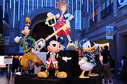 画像ギャラリー No.008のサムネイル画像 / 「KINGDOM HEARTS 3D [Dream Drop Distance]」のオープニングも初公開。「KINGDOM HEARTS」シリーズ10周年記念のプレミアイベントをレポート 