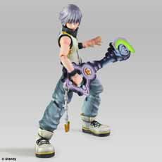 画像ギャラリー No.011のサムネイル画像 / 「KINGDOM HEARTS 3D」のアクションフィギュア「PLAY ARTS改 -KAI- ソラ/リク」が8月上旬に発売。3種類の武器や手のパーツを組み合わせてポージングを楽しめる