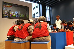 画像ギャラリー No.011のサムネイル画像 / AKB48の石田晴香さんがマルチプレイ大会に参戦! 開発チーム念願の初イベントとなった「パタポン祭」レポート