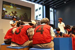 画像ギャラリー No.012のサムネイル画像 / AKB48の石田晴香さんがマルチプレイ大会に参戦! 開発チーム念願の初イベントとなった「パタポン祭」レポート