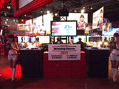 画像ギャラリー No.003のサムネイル画像 / ［TGS 2010］「ワールドサッカー ウイニングイレブン 2011」は、プレイヤースキルの差が勝負の分かれ目に？