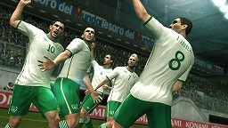 画像ギャラリー No.001のサムネイル画像 / 「ワールドサッカー ウイニングイレブン 2011」で,ダウンロードコンテンツ“12チームのユニフォーム”“最新スパイク10セット”の配信が開始に