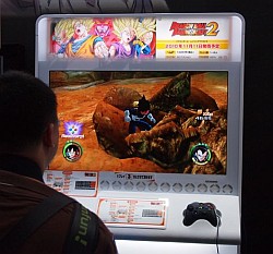 画像ギャラリー No.001のサムネイル画像 / ［TGS 2010］同じ題材を扱いながら，据え置き機と携帯機で異なるアプローチ。「ドラゴンボール レイジングブラスト2」＆「ドラゴンボール タッグバーサス」を試遊