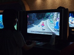 画像ギャラリー No.001のサムネイル画像 / ［TGS 2010］幕張メッセについたなら，DS版＆PS3版「二ノ国」を試遊してトートバッグをもらおう！