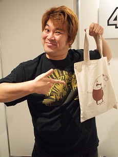 画像ギャラリー No.008のサムネイル画像 / ［TGS 2010］幕張メッセについたなら，DS版＆PS3版「二ノ国」を試遊してトートバッグをもらおう！