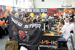 画像ギャラリー No.027のサムネイル画像 / 「World of Tanks」の世界大会「Ural Steel Championship 2012 Grand Finals」がモスクワで開催。初参加となる日本チームの活躍はいかに