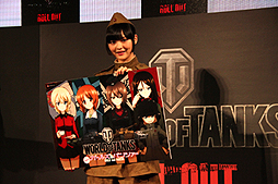 画像ギャラリー No.002のサムネイル画像 / ［TGS 2013］ノンナ役の声優・上坂すみれさんが戦車に！「World of Tanks」×「ガールズ＆パンツァー」のコラボイベント「ロシア戦車は最高です！」レポート