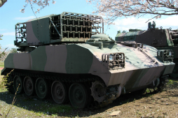 画像ギャラリー No.012のサムネイル画像 / 「World of Tanks」の「ミリタリーバスツアー」が開催。戦車好きのプレイヤーが，自衛隊土浦駐屯地で戦車と桜を堪能したイベントの模様をレポート