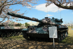画像ギャラリー No.013のサムネイル画像 / 「World of Tanks」の「ミリタリーバスツアー」が開催。戦車好きのプレイヤーが，自衛隊土浦駐屯地で戦車と桜を堪能したイベントの模様をレポート
