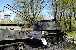 画像ギャラリー No.018のサムネイル画像 / 戦車に戦闘機に甲冑。「The Grand Finals 2015」開催前に行われたポーランド軍事博物館ツアーの模様をレポート