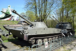画像ギャラリー No.083のサムネイル画像 / 戦車に戦闘機に甲冑。「The Grand Finals 2015」開催前に行われたポーランド軍事博物館ツアーの模様をレポート