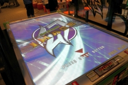 画像ギャラリー No.025のサムネイル画像 / 「戦国大戦」に「ボーダーブレイク エアバースト Ver2.0」も登場。セガの最新アーケードゲームが集結した「セガ・プライベートショー2010」レポート