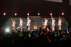 画像ギャラリー No.003のサムネイル画像 / 「THE IDOLM@STER 5th ANNIVERSARY The world is all one!!」レポート:初日の「アイドルマスター2」発表のほか,2日目だけの新情報お披露目や雪歩役声優の交代発表も