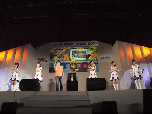 画像ギャラリー No.013のサムネイル画像 / ［TGS 2010］961プロの新刺客は男性アイドルユニットに。アイドルマスター2 「765プロダクション 2010年度決起集会」レポート