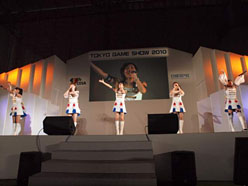 画像ギャラリー No.030のサムネイル画像 / ［TGS 2010］961プロの新刺客は男性アイドルユニットに。アイドルマスター2 「765プロダクション 2010年度決起集会」レポート
