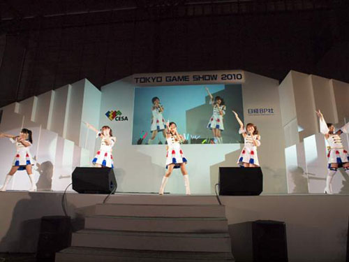 画像ギャラリー No.031のサムネイル画像 / ［TGS 2010］961プロの新刺客は男性アイドルユニットに。アイドルマスター2 「765プロダクション 2010年度決起集会」レポート
