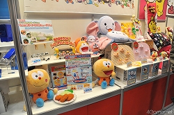画像ギャラリー No.018のサムネイル画像 / [AOU2011]イカちゃん，ついにクレーンゲームを侵略開始。「第23回プライズフェア 2011 SUMMER」フォトレポート（その2）