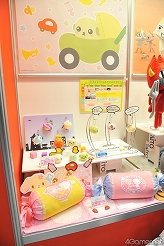 画像ギャラリー No.036のサムネイル画像 / [AOU2011]イカちゃん，ついにクレーンゲームを侵略開始。「第23回プライズフェア 2011 SUMMER」フォトレポート（その2）