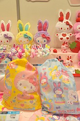 画像ギャラリー No.119のサムネイル画像 / [AOU2011]イカちゃん，ついにクレーンゲームを侵略開始。「第23回プライズフェア 2011 SUMMER」フォトレポート（その2）