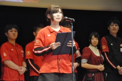 画像ギャラリー No.010のサムネイル画像 / 業務中に携帯電話で話しだす新人に，先輩はどう対応する？　タイトーステーションのNo.1クルーを決める「第８回接客スタァ誕生！」レポート