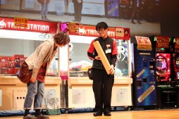 画像ギャラリー No.004のサムネイル画像 / タイトーステーションの接客日本一を決める第9回「接客スタァ誕生!!」レポート。あのPepperがタイトーに「入社」するサプライズも