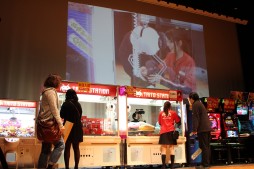 画像ギャラリー No.006のサムネイル画像 / タイトーステーションの接客日本一を決める第9回「接客スタァ誕生!!」レポート。あのPepperがタイトーに「入社」するサプライズも