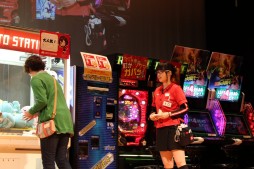 画像ギャラリー No.014のサムネイル画像 / タイトーステーションの接客日本一を決める第9回「接客スタァ誕生!!」レポート。あのPepperがタイトーに「入社」するサプライズも