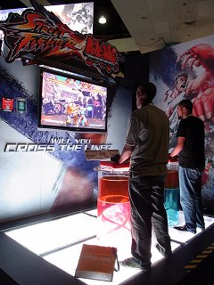 画像ギャラリー No.001のサムネイル画像 / ［E3 2011］「STREET FIGHTER × 鉄拳」が初のプレイアブル出展。勝負の決め手はキャラクターの交代による駆け引き？（※プレイムービー追加）