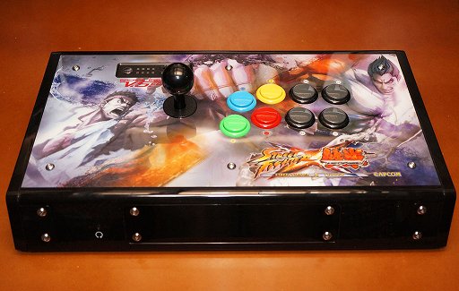 画像ギャラリー No.028のサムネイル画像 / 「STREET FIGHTER X 鉄拳」仕様のアーケードスティック，Mad Catz「アーケード ファイトスティック」レビュー。2グレード6製品を徹底比較