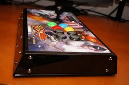 画像ギャラリー No.030のサムネイル画像 / 「STREET FIGHTER X 鉄拳」仕様のアーケードスティック，Mad Catz「アーケード ファイトスティック」レビュー。2グレード6製品を徹底比較
