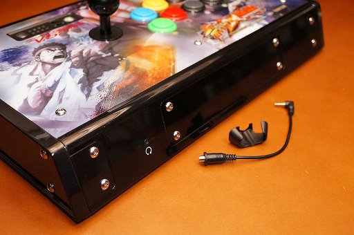 画像ギャラリー No.033のサムネイル画像 / 「STREET FIGHTER X 鉄拳」仕様のアーケードスティック，Mad Catz「アーケード ファイトスティック」レビュー。2グレード6製品を徹底比較