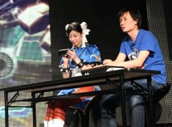 画像ギャラリー No.009のサムネイル画像 / ウメハラ神話に新たな1ページ。「ストリートファイター25周年 公式全国大会 格闘秋祭り」フォトレポート。入賞者へのミニインタビューも掲載