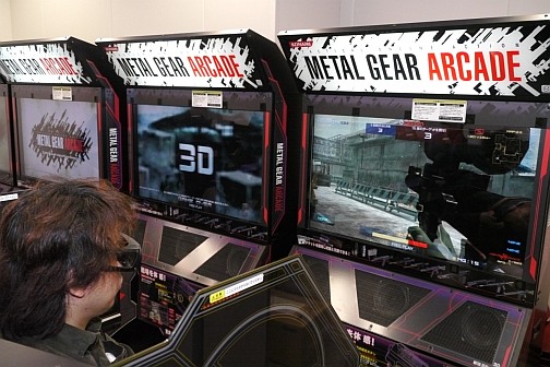 画像ギャラリー No.006のサムネイル画像 / 12月20日の稼動開始が迫る「METAL GEAR ARCADE」,KONAMI本社に潜入を果たした西川善司が贈る,飛び出すスネーク体験記