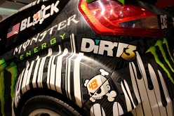 画像ギャラリー No.017のサムネイル画像 / 「DiRT 3」，プロスケーターのパフォーマンスにも注目が集まった発売記念イベントをレポート。ケン・ブロック氏からのメッセージ映像を掲載