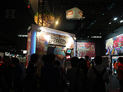 画像ギャラリー No.008のサムネイル画像 / ［TGS 2010］「テイルズ オブ グレイセス エフ」などは入場制限がかけられるほどに盛況。バンダイナムコゲームスブース混雑情報