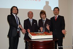 画像ギャラリー No.014のサムネイル画像 / 「テイルズ オブ フェスティバル 2011」をはじめとした15周年記念プロジェクトも発表。「テイルズ オブ」シリーズ15周年記念タイトル発表パーティーの模様をお届け