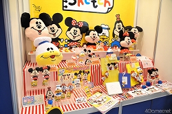 画像ギャラリー No.100のサムネイル画像 / 「もしドラ」「ストライクウィッチーズ」のステージイベントも開催。人気アニメがずらりと並んだセガブース，「第23回プライズフェア 2011 SUMMER」フォトレポート（その3）