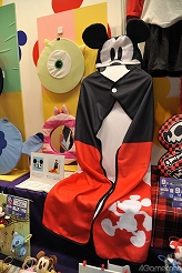 画像ギャラリー No.141のサムネイル画像 / 「もしドラ」「ストライクウィッチーズ」のステージイベントも開催。人気アニメがずらりと並んだセガブース，「第23回プライズフェア 2011 SUMMER」フォトレポート（その3）