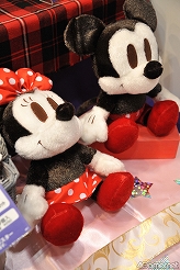 画像ギャラリー No.146のサムネイル画像 / 「もしドラ」「ストライクウィッチーズ」のステージイベントも開催。人気アニメがずらりと並んだセガブース，「第23回プライズフェア 2011 SUMMER」フォトレポート（その3）