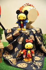 画像ギャラリー No.150のサムネイル画像 / 「もしドラ」「ストライクウィッチーズ」のステージイベントも開催。人気アニメがずらりと並んだセガブース，「第23回プライズフェア 2011 SUMMER」フォトレポート（その3）