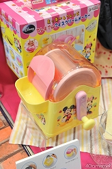 画像ギャラリー No.179のサムネイル画像 / 「もしドラ」「ストライクウィッチーズ」のステージイベントも開催。人気アニメがずらりと並んだセガブース，「第23回プライズフェア 2011 SUMMER」フォトレポート（その3）