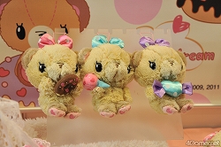 画像ギャラリー No.222のサムネイル画像 / 「もしドラ」「ストライクウィッチーズ」のステージイベントも開催。人気アニメがずらりと並んだセガブース，「第23回プライズフェア 2011 SUMMER」フォトレポート（その3）